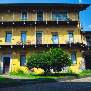 The accommodation building at Robin's Nest Paruzzaro - near Lago Maggiore and Lago d'Orta. 5 guest rooms able to host a maximum of 15 guests.